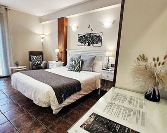 أوتيل ميدينا دى توليدو - طليطلة - غرفة نوم