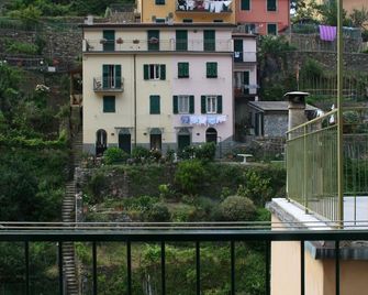 Cin: it011024c2kjm8viqn Casa Degli Aranci - Sleeps 4+2 - Riomaggiore - Balkon