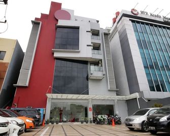 Airy Serpong Boulevard Bsd Timur Ah 2 Tangerang Selatan - South Tangerang City - Building