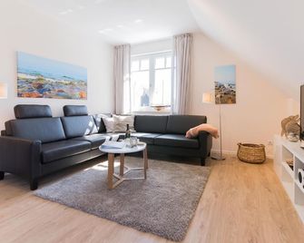 Middenmang - Am Fischlandhaus - Wustrow (Darss) - Wohnzimmer