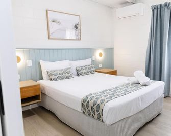 Palm View Holiday Apartments - Bowen - Ložnice