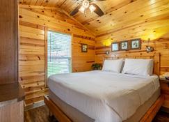 Round Top Campground - Gettysburg - Bedroom