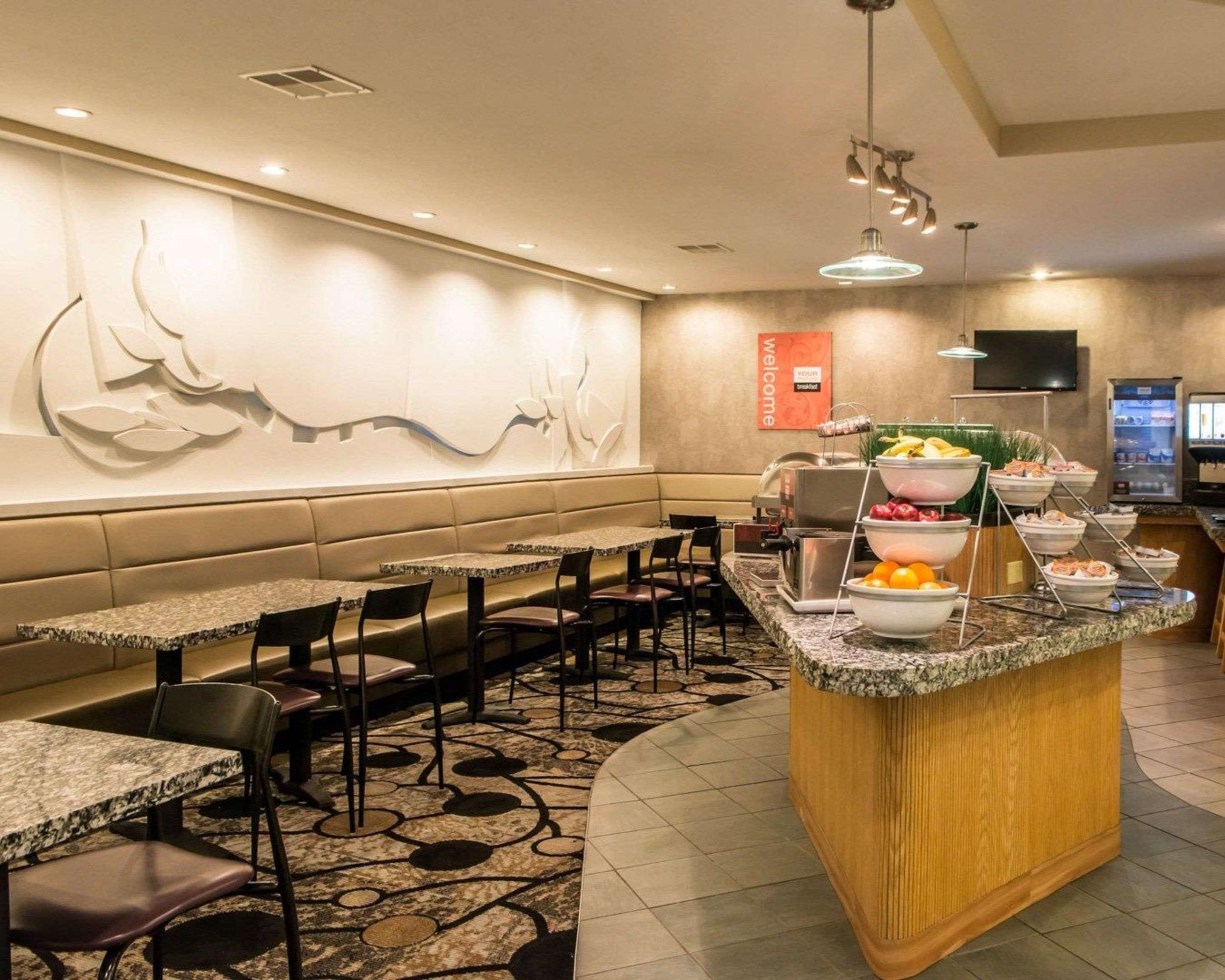 Comfort Suites 91 1 2 0 Monroeville Hotel Deals Reviews