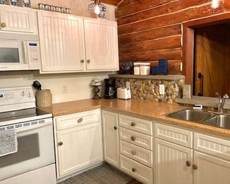 Old Fashioned Suite - Cottage On The Shores Of Lake Michigan - Algoma - Cocina