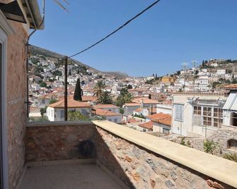 Zeus House By Ghh - Hydra - Balcone