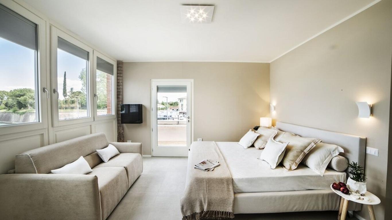 Riviera Carducci Rooms