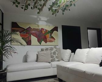 Hospedajes el Jardin - Envigado - Living room