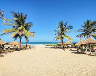 Tamala Beach Resort - Kanifing - חוף