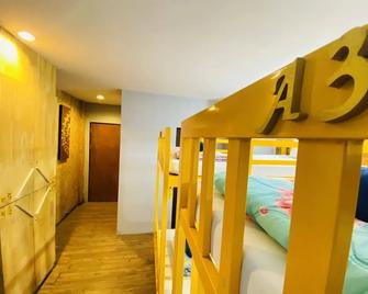 Frutta Hostel - Patong - Pasillo