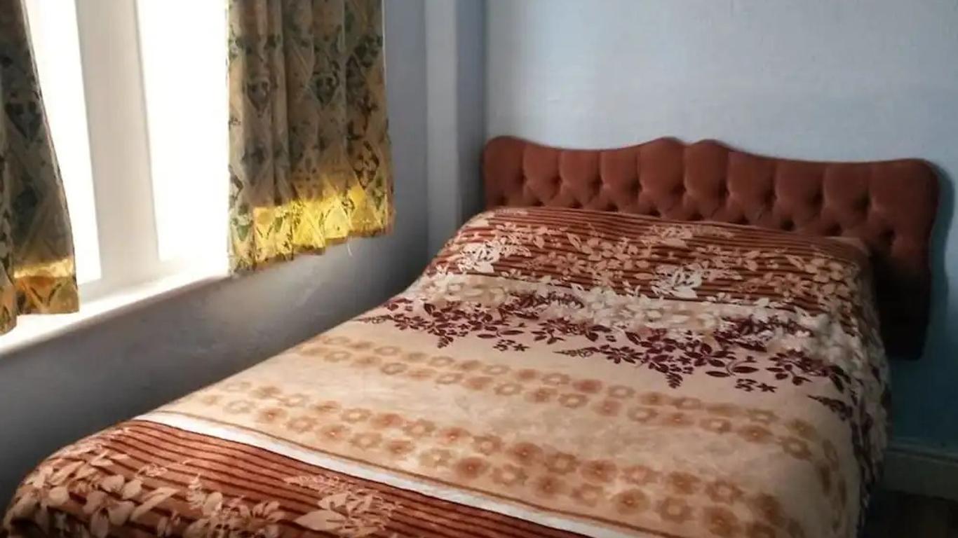 Myroomz Orchid Hotel