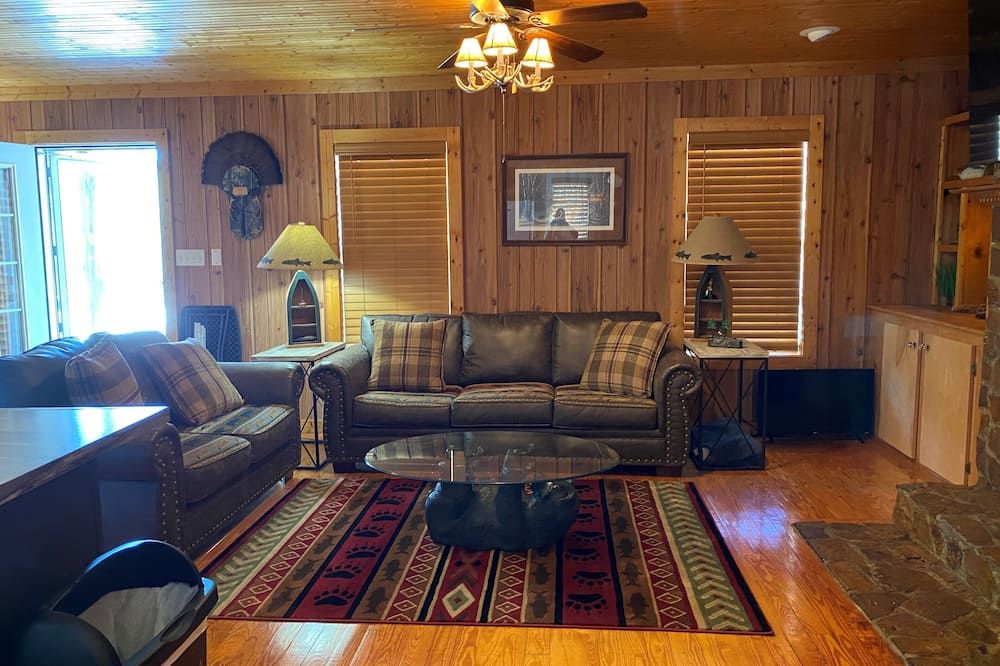 Rustic Cabin near Sardis Lake Boat Ramp - Batesville - Sala de estar