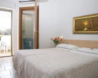 Hotel Villa Augusta - Grado - Schlafzimmer