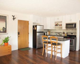 Cozy & Classy Downtown / Lower Aves Entire Condo - Salt Lake City - Dapur