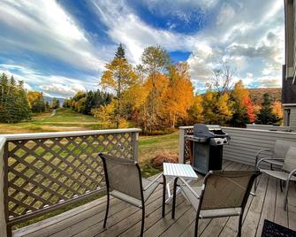 G3 Classy Bretton townhome with AC fast wifi great mountain views right on the golf course - Carroll - Балкон