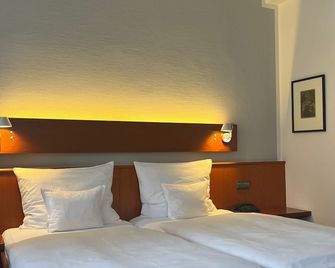 Historik Hotel Garni Christinenhof - Hamelin - Bedroom