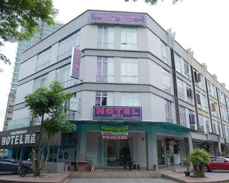Hotel Shlyo - Gelang Patah