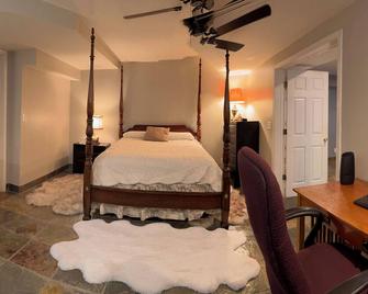 Cozy 2 bedroom studio in Suwanee\n\n\n - Suwanee - Bedroom