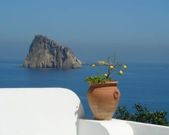 Quartara Boutique Hotel - Isola di Panarea - Vista esterna