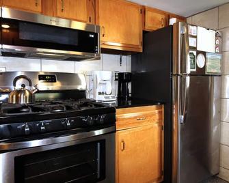 Cooperstown Baseball Rentals - 1st Baseman - Oneonta - Kitchen