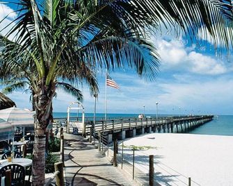 Ramada by Wyndham Venice Hotel Venezia - Venice - Пляж