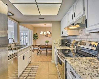 8 Mi to Beaches Bradenton Home with Poolside Oasis! - Bradenton - Cuisine