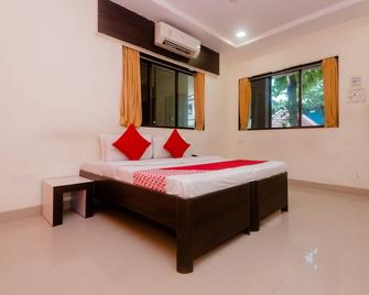 OYO Manori Resort - Mumbai - Bedroom