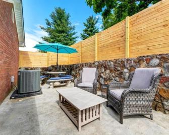 My Tennessee Mountain Home' In Kingsport - Kingsport - Patio