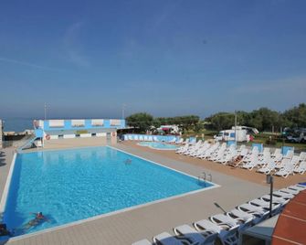 Club Del Sole Roseto Degli Abruzzi Easy - Roseto degli Abruzzi - Pool