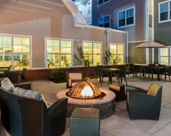 Residence Inn by Marriott Harrisonburg - הריסונברג - פטיו