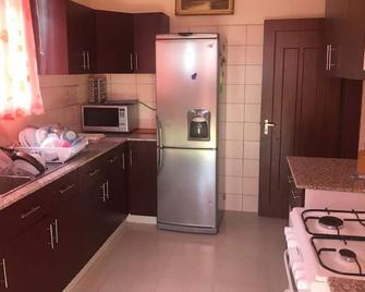 3 bed Holiday Home to let in Kitengela Town, Kenya - Athi River - Kitchen