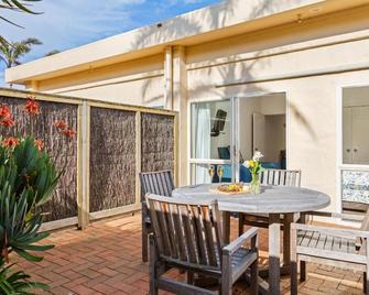 Ocean Beach Motor Lodge - Gisborne - Patio