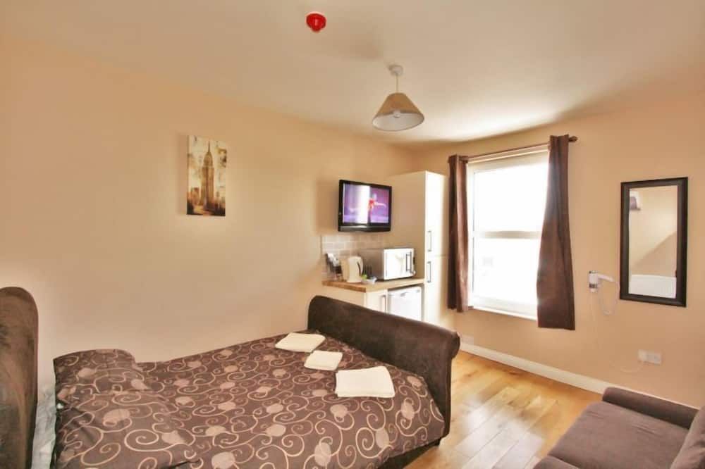 Central Studios 87 Tennyson Road - Cheltenham - Bedroom