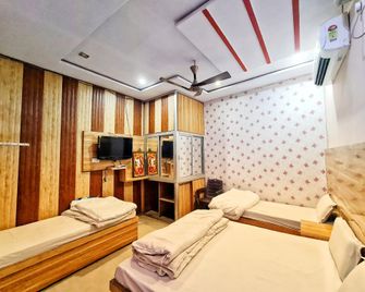 Goroomgo Sangam Palace Guest House Mathura - Mathura - Habitación