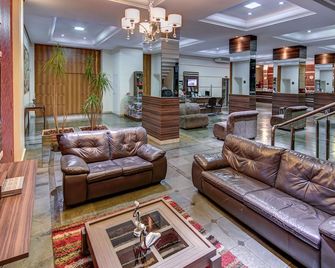 Foz Presidente Comfort Hotel - פוז דו איגוואסו - לובי
