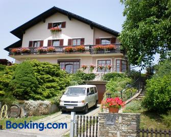 Haus Sundl - Privatzimmer - Emmersdorf - Gebouw