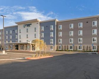 Budget-Friendly Accommodation! Free Parking, Kitchen, Pets Allowed! - Moreno Valley - Gebouw