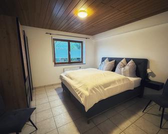 Ferienwohnung Supp - Zweibrucken - Bedroom