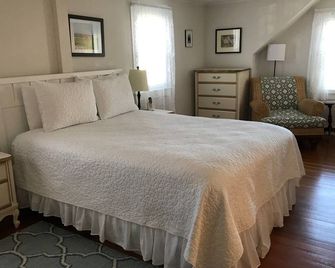 Sweet 2 Br Cottage With Harbor Views, Walk To Downtown Southwest Harbor - Southwest Harbor - Bedroom