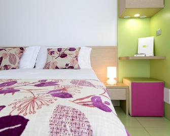 Hotel Trieste Mare - Lignano Sabbiadoro - Bedroom