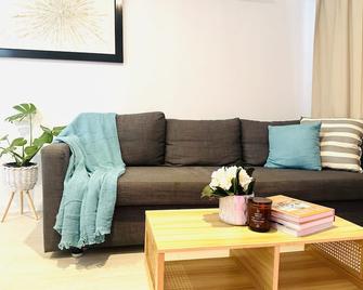 Happy Guest house in Newcastle - Minmi - Sala de estar