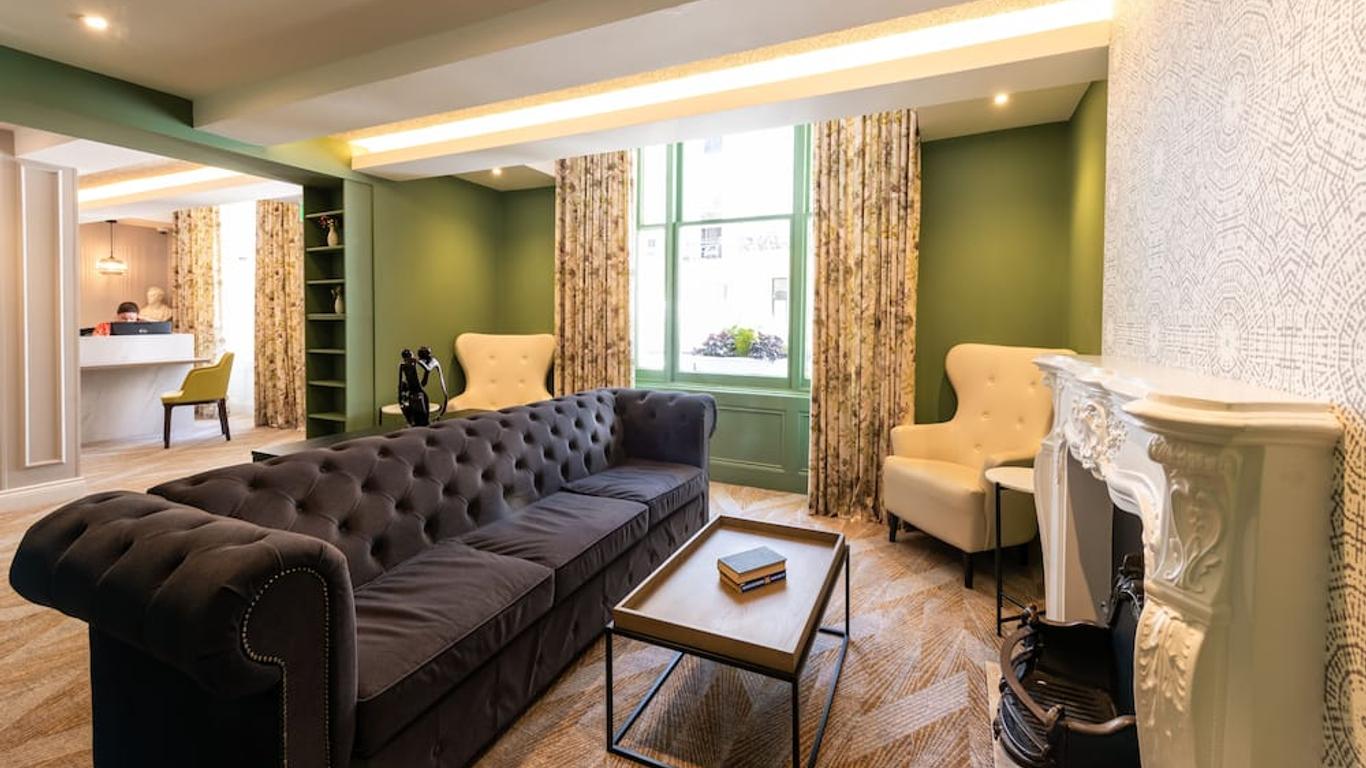 Byron Hotel