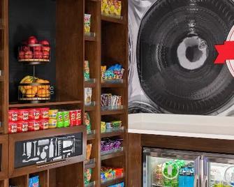 Hampton Inn & Suites Somerset - Somerset - Obchod