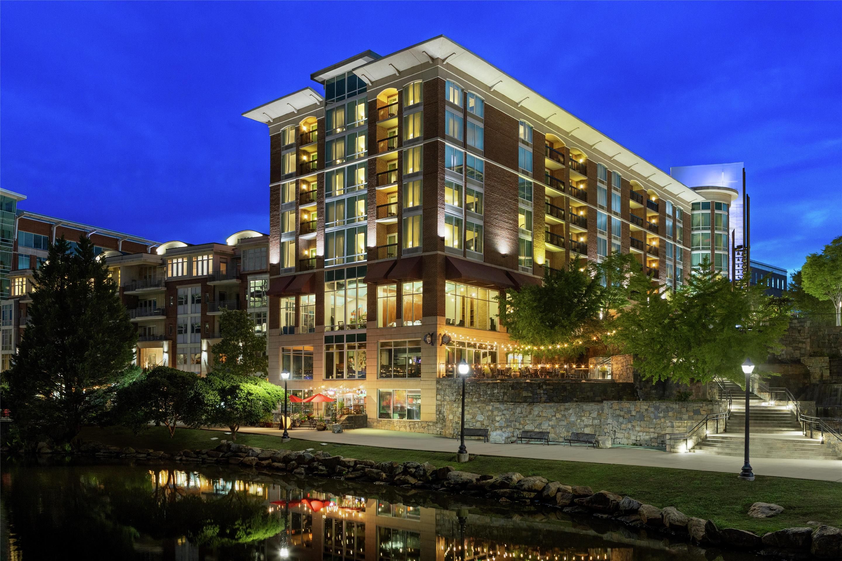 Hampton Inn & Suites Greenville-Downtown-RiverPlace - Greenville - Bâtiment