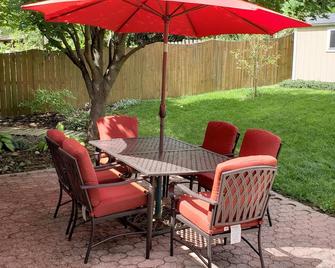 Purdue Football and Campus Only Steps Away - West Lafayette - Patio