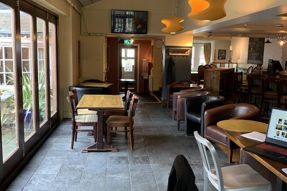 George & Dragon - טרווין - מסעדה