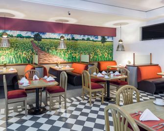 Ramada by Wyndham Hola Culiacan - Culiacán - Restaurang