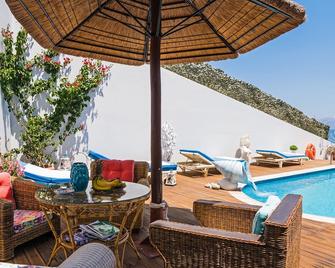 Castri Village - Kythira Quality Resort - Agia Pelagia - Piscina
