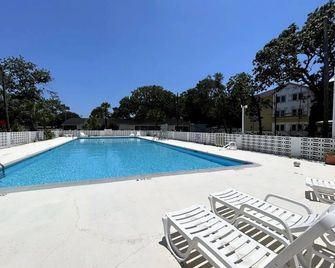 #5'The village' charming Studio close to the beach - North Myrtle Beach - Piscina