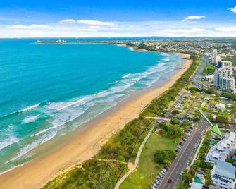 Sundeck Gardens - Maroochydore - Beach