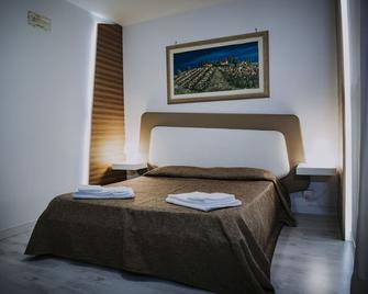 Hotel Casale Dei Greci - Biancavilla - Camera da letto